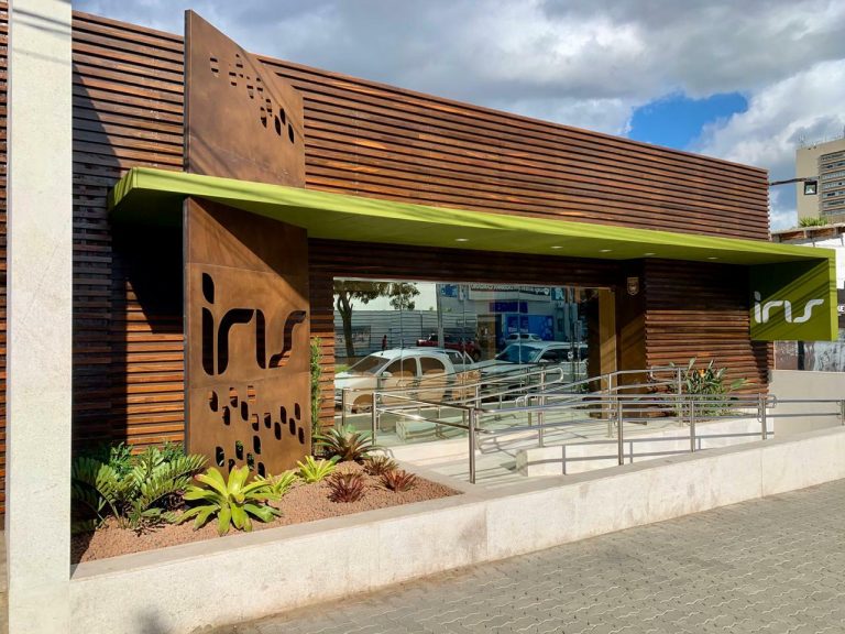 Íris Oftalmo - Centro Cirúrgico